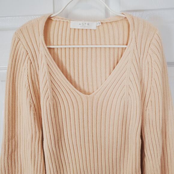 ASTR the Label Mila Ribbed Crop Sweater Blush Size M - Picture 3 of 8